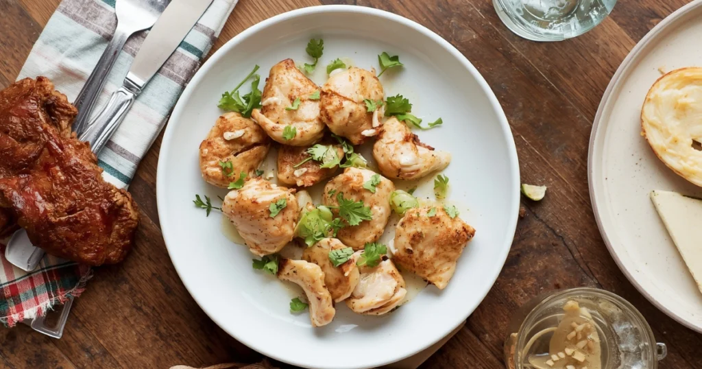 Juicy pan-seared garlic chicken served fresh, quick dairy-free 30-minute meal with simple ingredients and bold flavor.